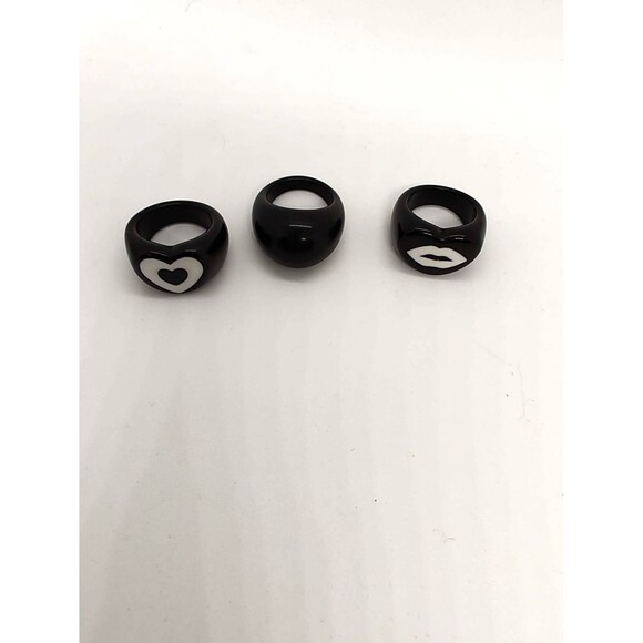 Heavy Black Resin Rings - Picture 1 of 3